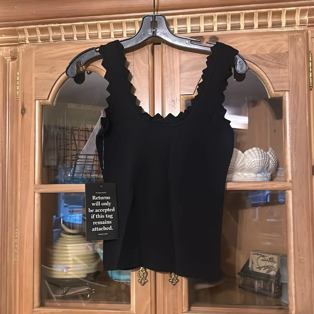 Black Ric Rac Compression Tank - Picture 6 of 10